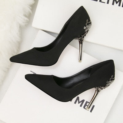 Korean version of the pointed single shoes red bride shoes metal hollow suede stiletto heels explosion promotion