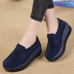 OdoRola Women's Flat Leather Shoes Thick Bottom Suede Slip-ons Loafers Platform Casual Shoes Body Slimming Shaking Shoes