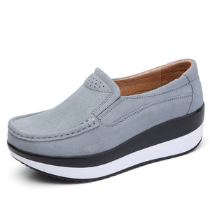 OdoRola Women's Flat Leather Shoes Thick Bottom Suede Slip-ons Loafers Platform Casual Shoes Body Slimming Shaking Shoes