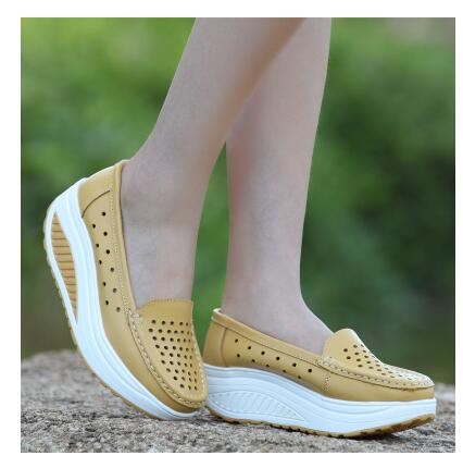 QUNSHENGRUI spring genuine leather mother casual woman shoes swing shoes white nurse shoes slip-resistant plus size platform