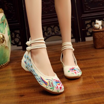 Women Cute Sweet Chinese Traditional Embroidery Shoes Lady Casual Buckle Strap Dance Shoes Lady Red Anti Skid Ballet Shoes G2231