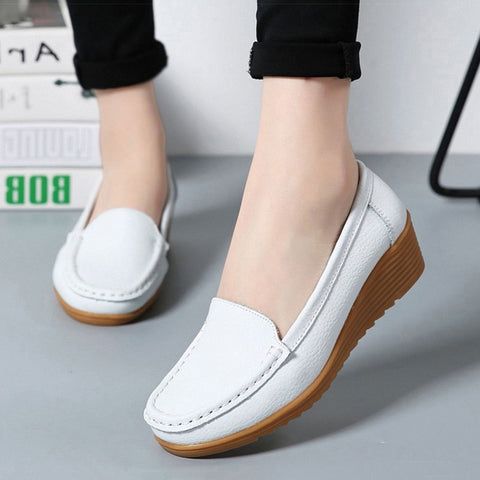 Women Flats Fashion 4.5 CM Heels Women Genuine Leather Shoes Plus Size Moccasins Woman Shoes Casual Slip On Nurse Women Loafers