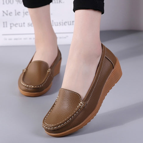 Women Flats Fashion 4.5 CM Heels Women Genuine Leather Shoes Plus Size Moccasins Woman Shoes Casual Slip On Nurse Women Loafers