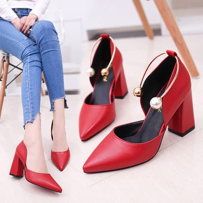 Temperament elegant pearl high heels 2019 new white thick with single shoes middle hollow fashion simple womens shoes work shoes